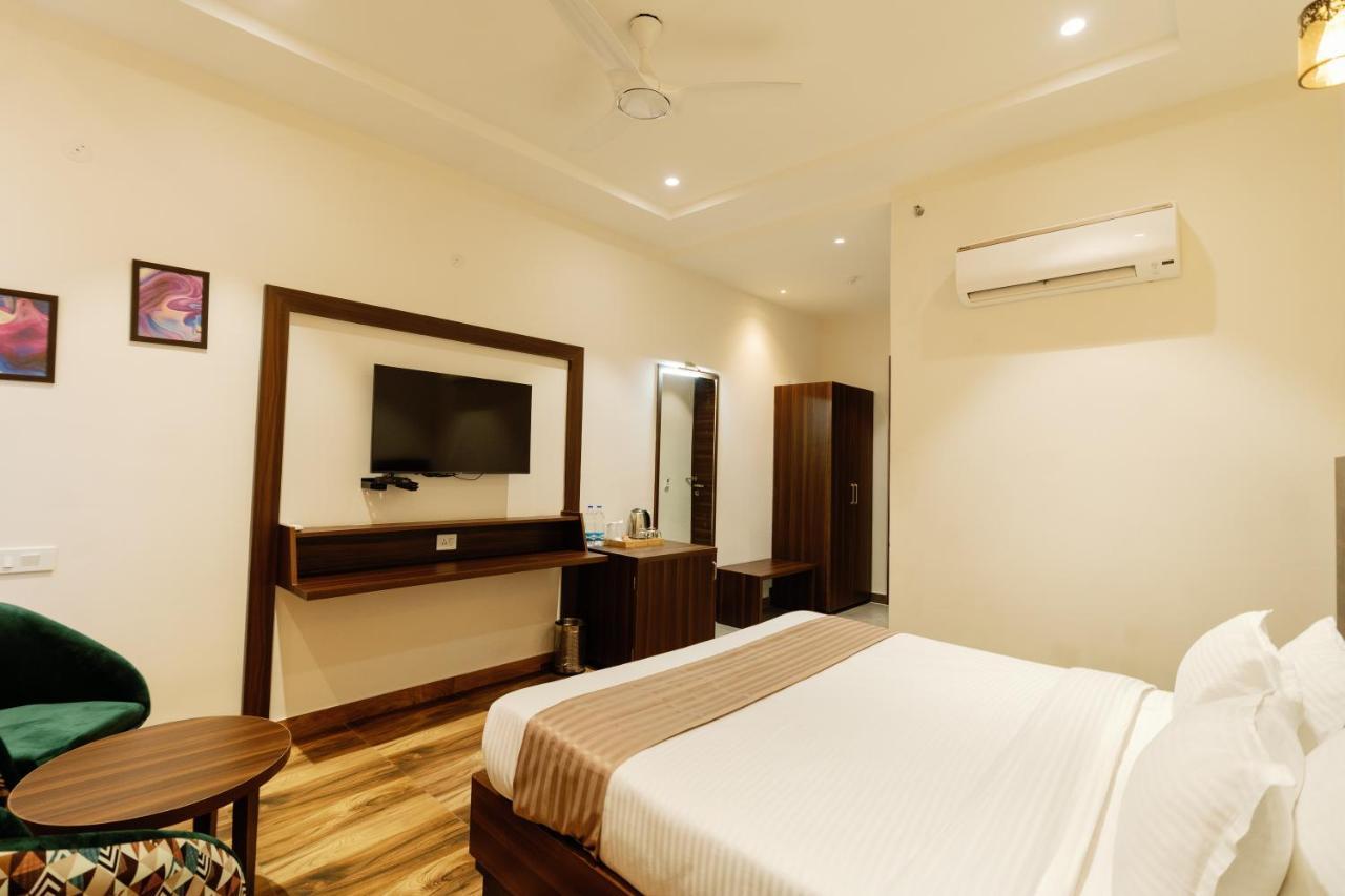 Grand Heritage Hotel & Resort Ludhiana Buitenkant foto