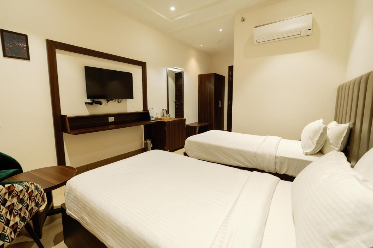 Grand Heritage Hotel & Resort Ludhiana Buitenkant foto