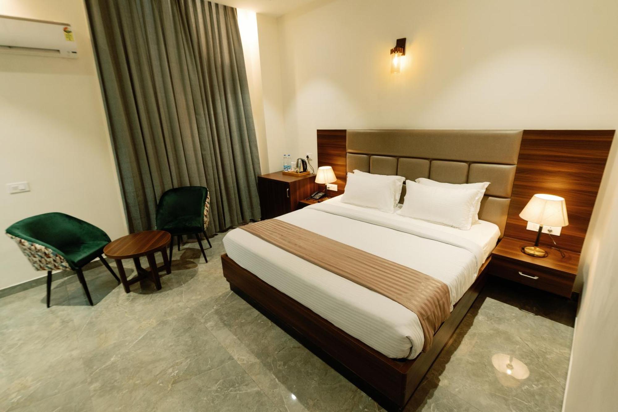Grand Heritage Hotel & Resort Ludhiana Buitenkant foto